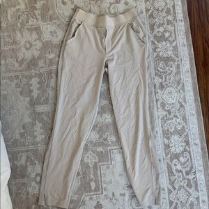 Athleta Ankle Cropped Pants in Beige